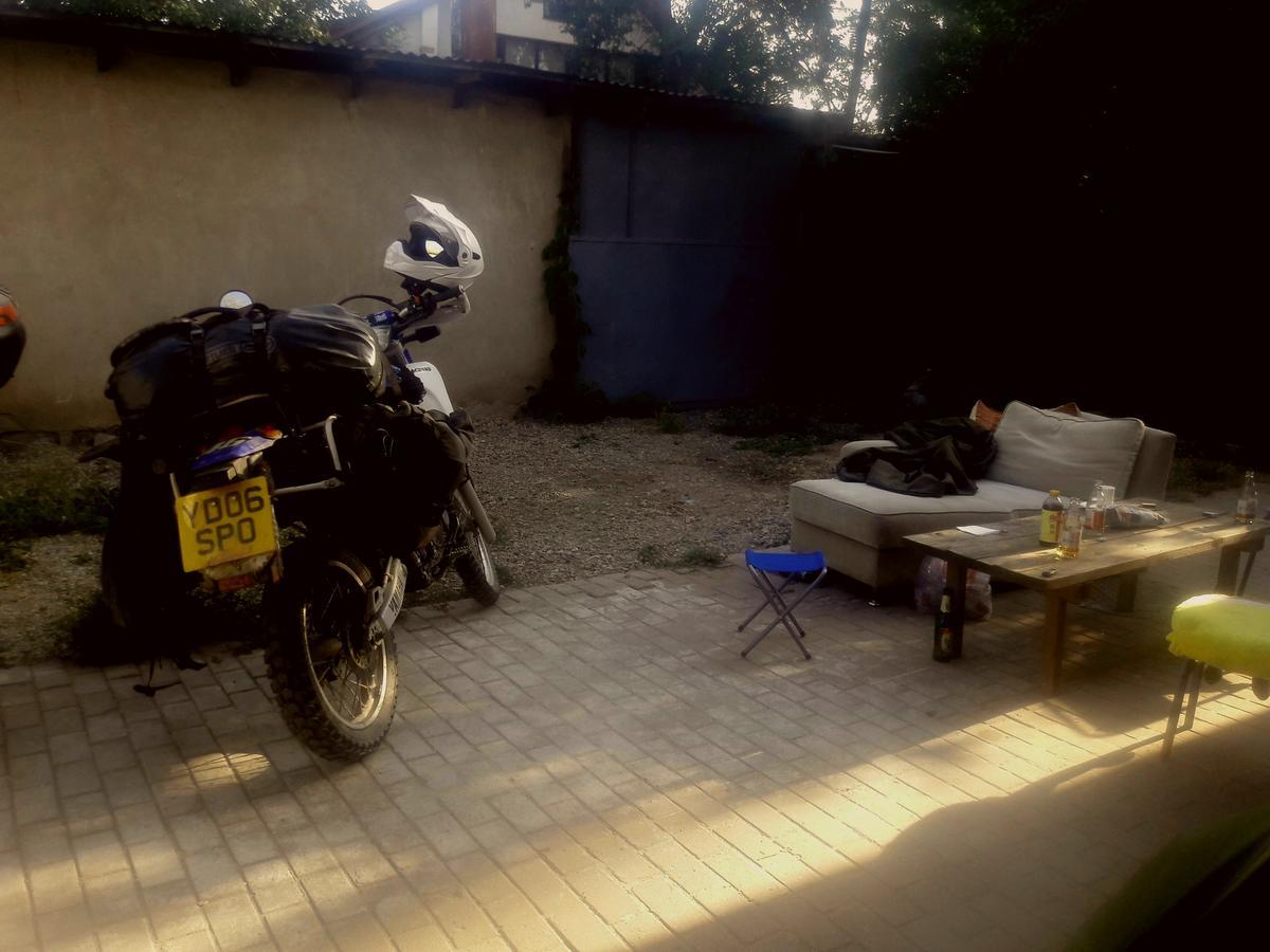 Freedom Hostel Almaty Luaran gambar